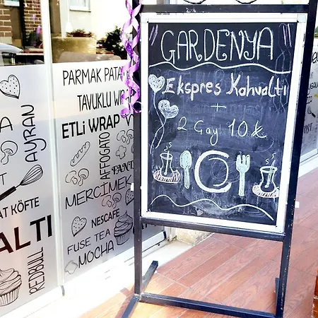 Gardenya Apart *